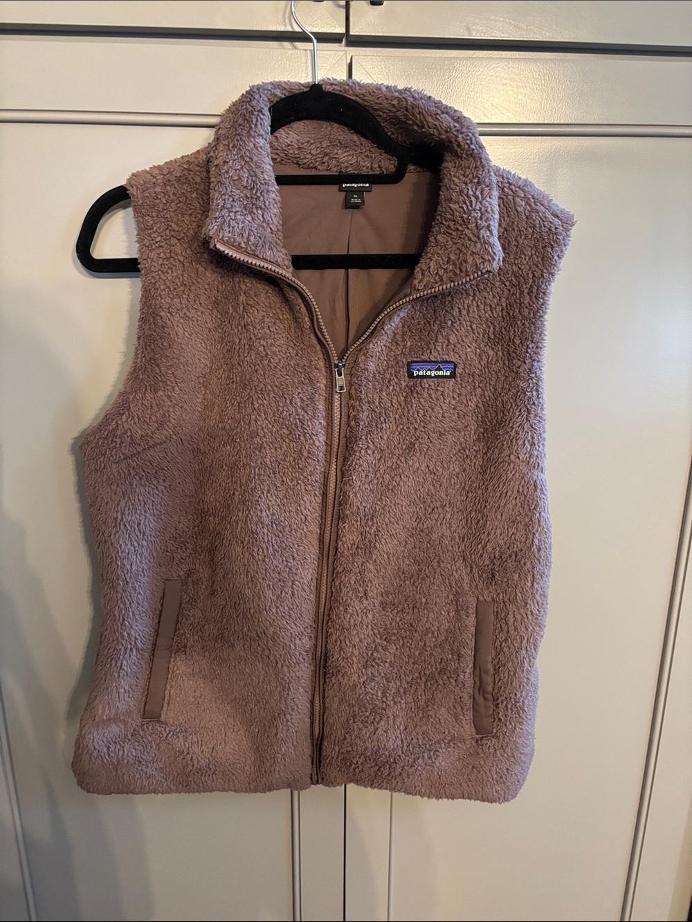 Patagonia Sherpa Vest in Mauve-Taupe XL woman’s
